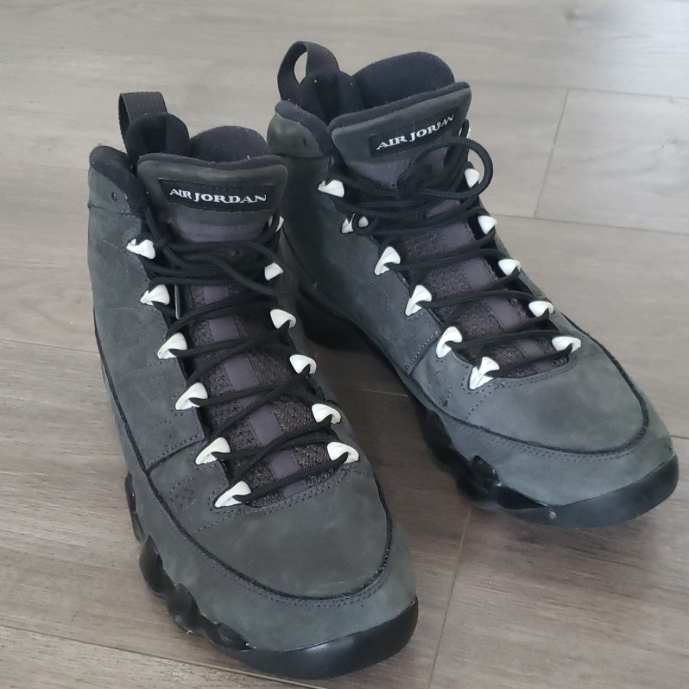 Air Jordan 9 "Anthracite"